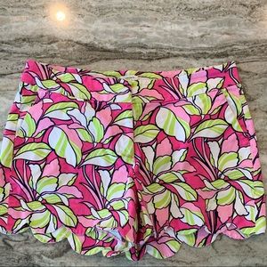 Crown and ivy fuschia floral shorts Sz 10